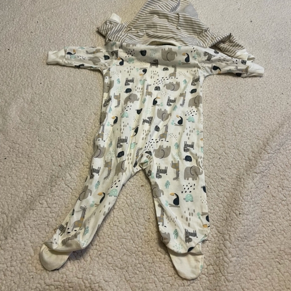2 pc 3-6 month gerber one piece set - Picture 8 of 14